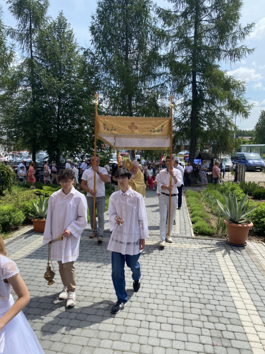 24-05-30-12-00-17-5860